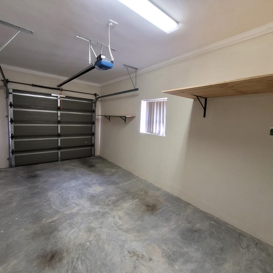 2 Bedroom Property for Sale in Kraaibosch Western Cape